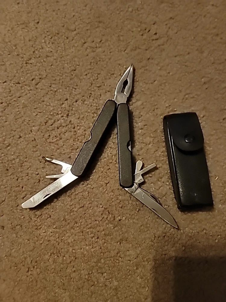 Multi-Tool With Case