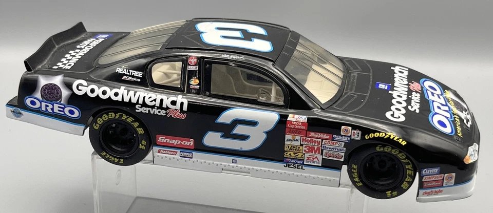 NASCAR Dale Earnhardt #3 Oreo GM Goodwrench 2001 Monte Carlo Hasbro Foto 4 de 4