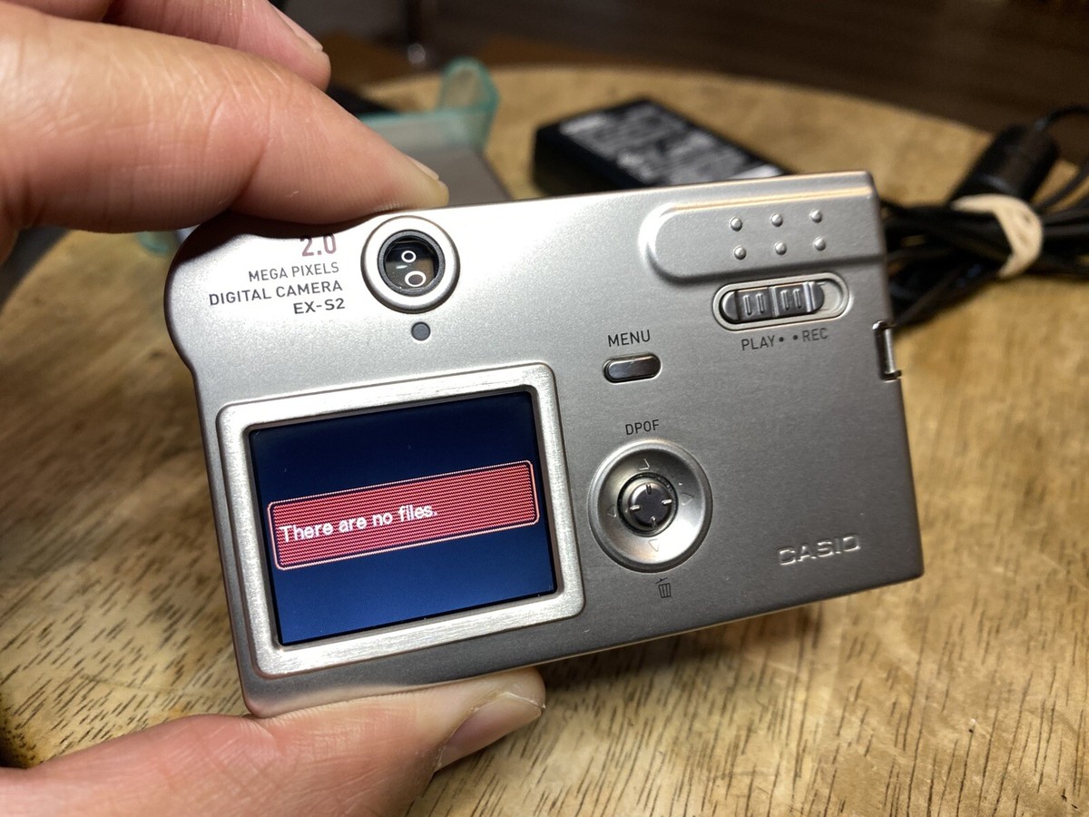 Casio Exilim EX-S2 Wearable Card Digital Camera w/ Charger