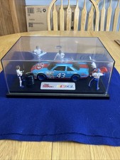 1992 Racing Champions Pit Stop Show Case 43 Richard Petty STP 1:24 Scale