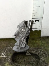 Dungeons and Dragons Metal Male Wizard with Staff Ral Partha 1986 (E)