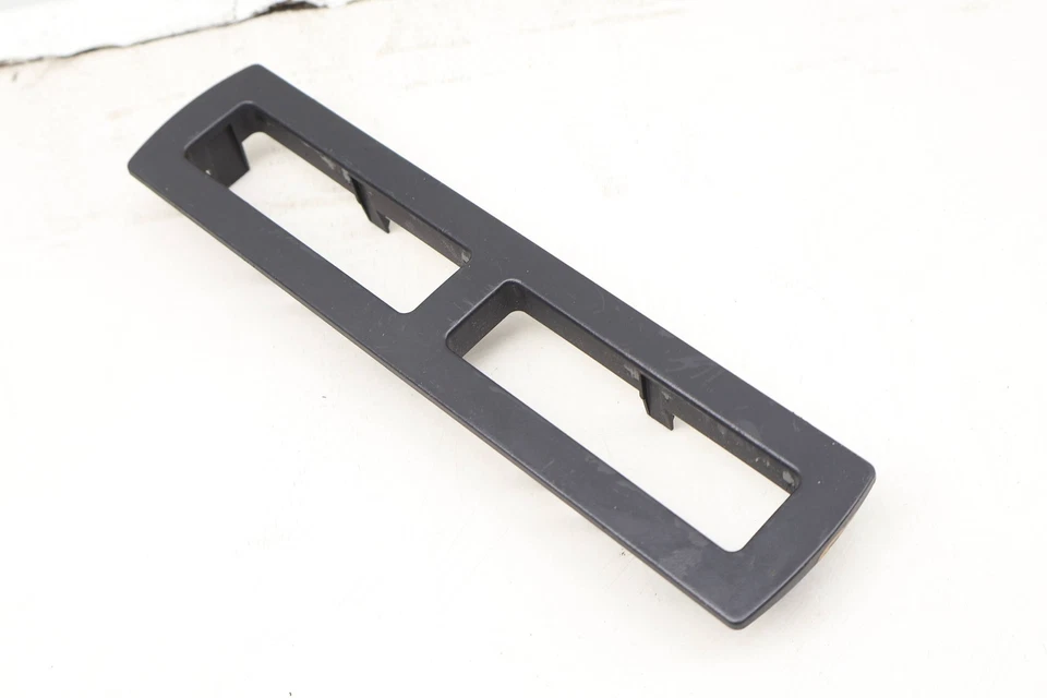 1998-2004 AUDI A6 QUATTRO - REAR SEAT CUP Holder TRIM / Bezel 4B0885607 - Image 2 of 4