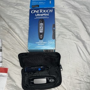 One Touch Ultra Mini Blood Glucose Monitoring System w/Lancing Device & Case