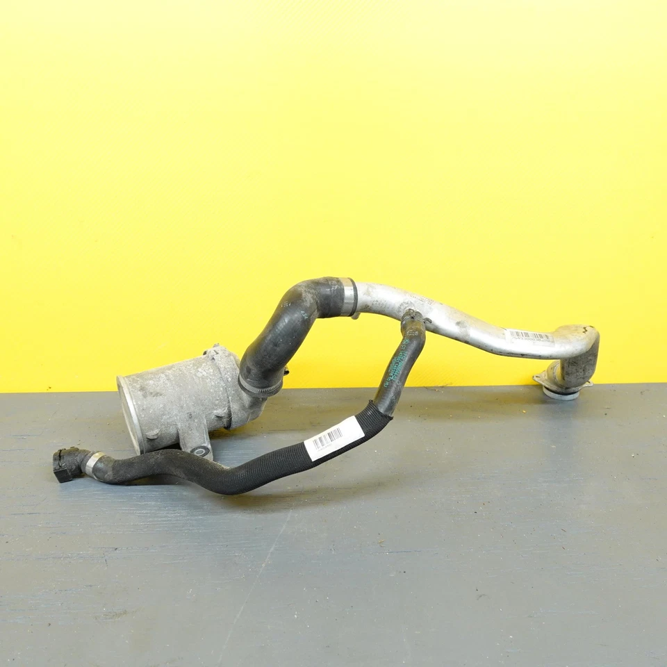 BMW 435i F32 F33 F36 2014-2018 motor de agua de circulación derecha con manguera 32891100 Foto 2 de 4