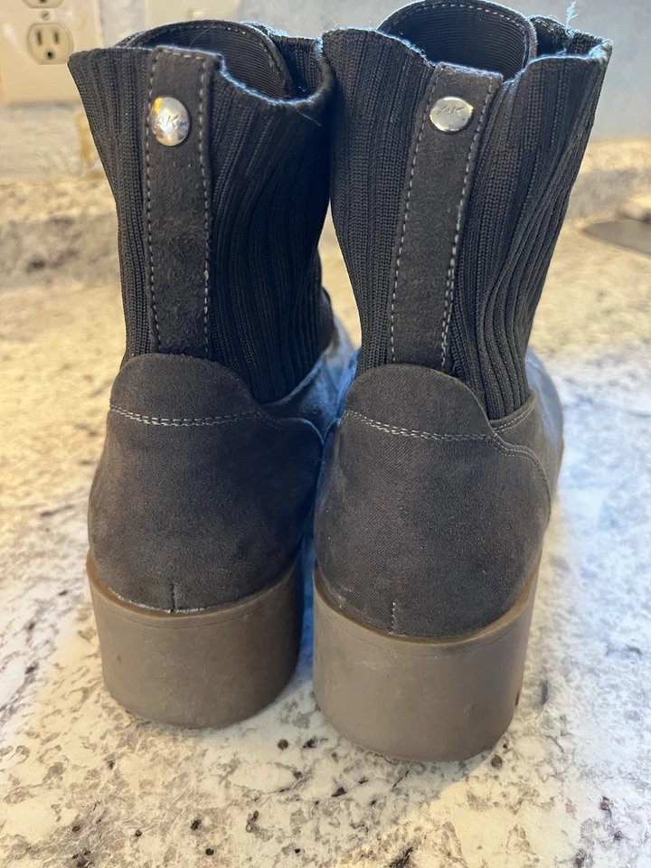 Women’s Anne Klein Flex Green Suede, Sock  Front Zip Wedge Bootie - Size 8 - Изображение 3 из 4