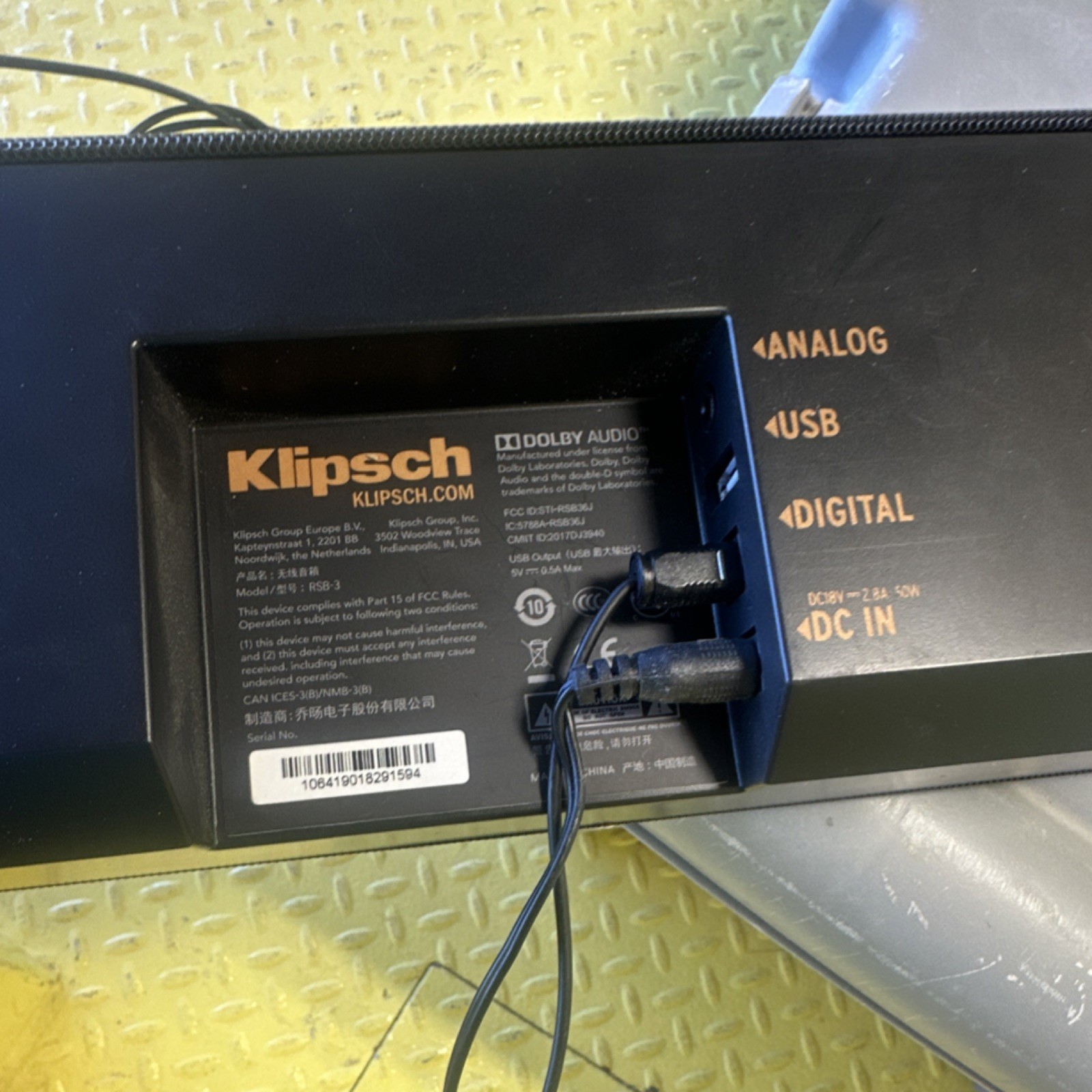 Klipsch RSB-3 Soundbar Black Dolby Audio Analog USB Digital Connectivity