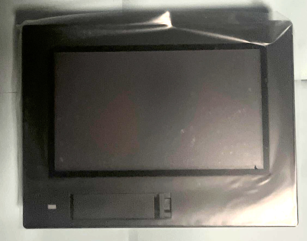 Keyence VT5-W07M Touch Panel Display VT5W07M Widescreen Keyence VT5-W07M Touch Panel Display VT5W07M Widescreen