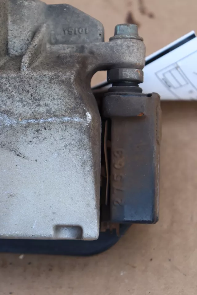 2007-2020 CHEVY TAHOE ЗАДНИЙ ПРАВЫЙ БОКОВОЙ ТОРМОЗ СУППОРТ OEM - Изображение 2 из 4