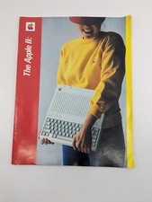 Vintage 1984 Introducing the Apple IIc Computer Brochure, VGC, P/N A2F4001 RARE