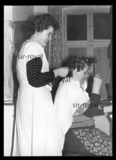 Woman Gets Curlers Made In Hair - 1960s - Photo 8x11cm