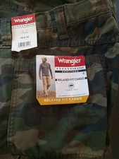 NWT Wrangler Camo Cargo Pants Men 38x34 Woodland Camouflage Relaxed Lined Hiking