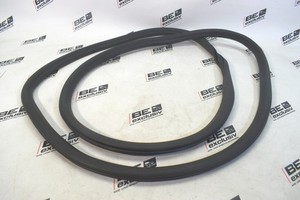 Opel Insignia B ST Türdichtung vorne rechts Gummi Dichtung Tür 13463862