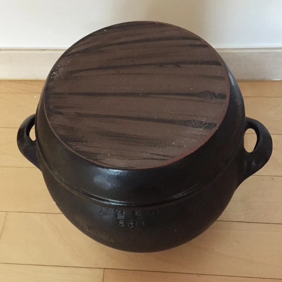 11 Liter Onggi Pottery Pot Food Container for Kimchi, Food fermentation  - Image 3 of 4