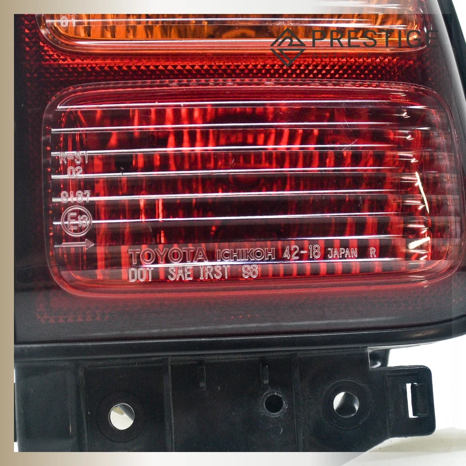 Conjunto de lámpara trasera derecha Toyota RAV4 1997-2000 8155042050 OEM Foto 2 de 4