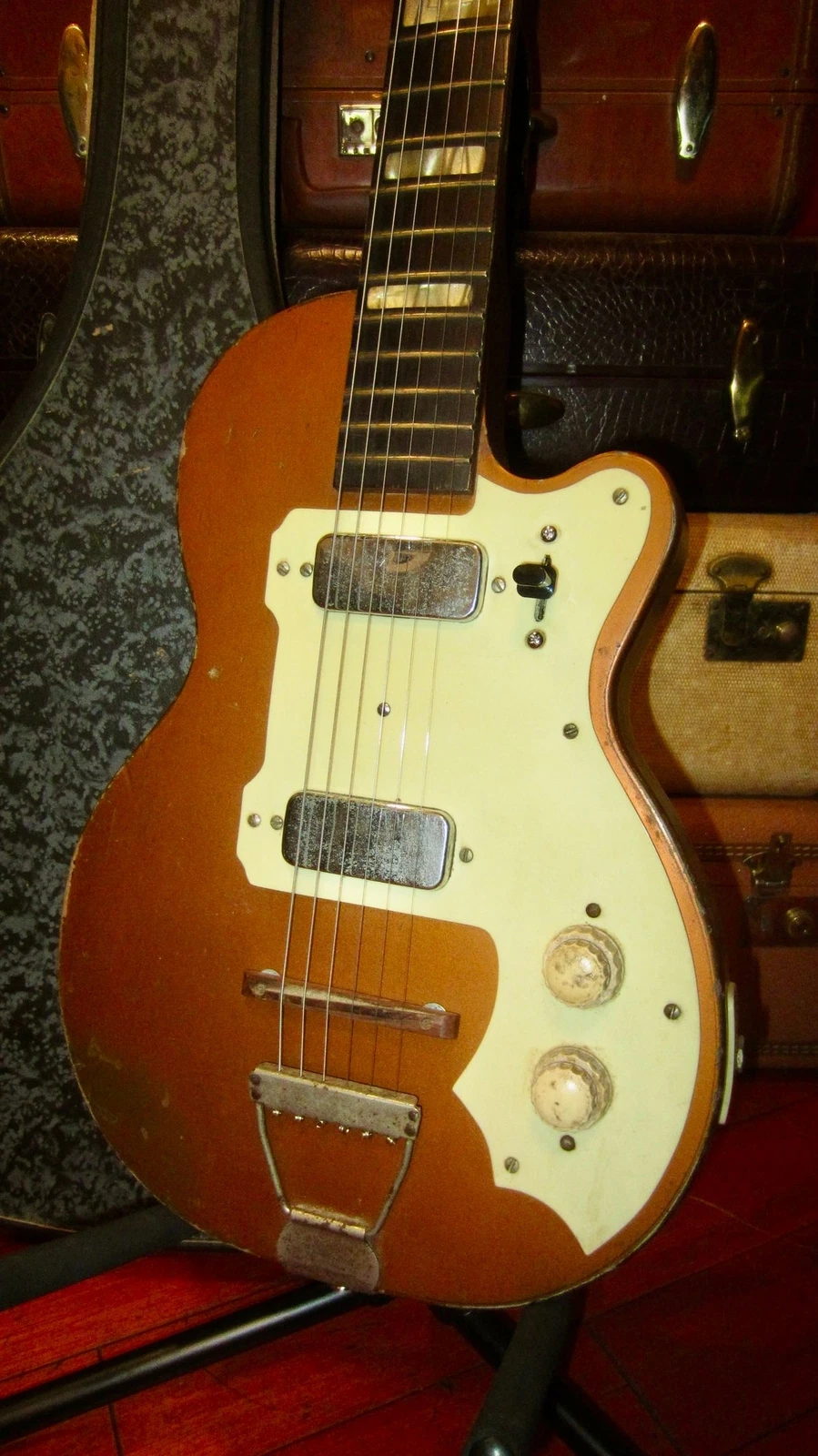 Picture 1 of 6