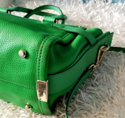 COACH スワッガー　グリーン レザー ハンドバッグ Coach Swagger Kelly Green Satchel With Turnlock and Belted Detail