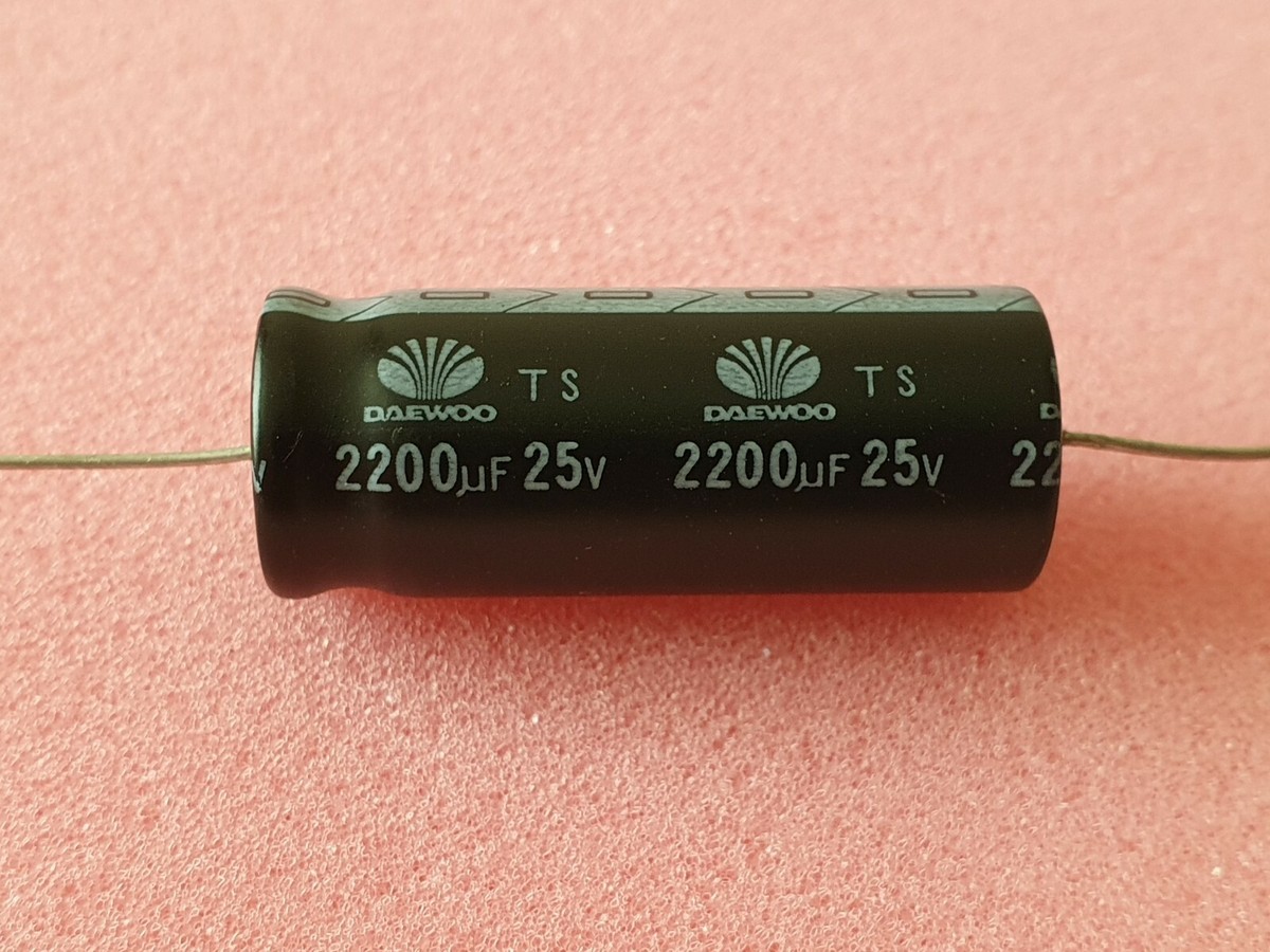 4 Condensatori Elettrolitici Assiali Daewoo TS 2200uF 25V 16x40mm Per Audio