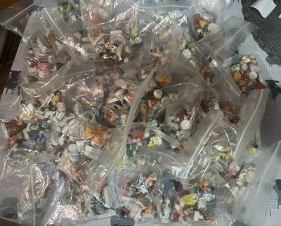 Posten 380 Französische Fèves Porzellan König Kuchen Charms Dreikönig Fabophilie Konvolut