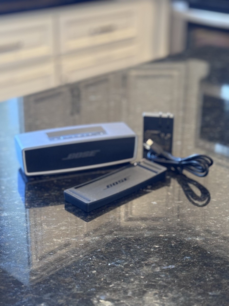 動作確認済み Bose SoundLink Mini 箱入り Bluetooth Bose SoundLink Mini Bluetooth Speaker- Silver- Tested and Cleaned