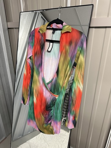 Prettylittlething Multi Watercolour Print Plisse Ribbed Plunge Front Wrap Dress - Picture 1 of 15
