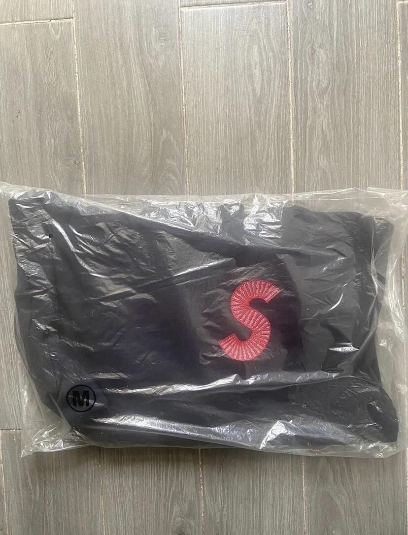 Sweat shirt à capuche logo Supreme S taille moyenne marine FW20 tout neuf autocollants bogo