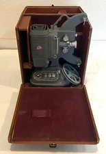 Vintage DeJUR film projector in case - FRANK BALISTRIERI crime family Milwaukee