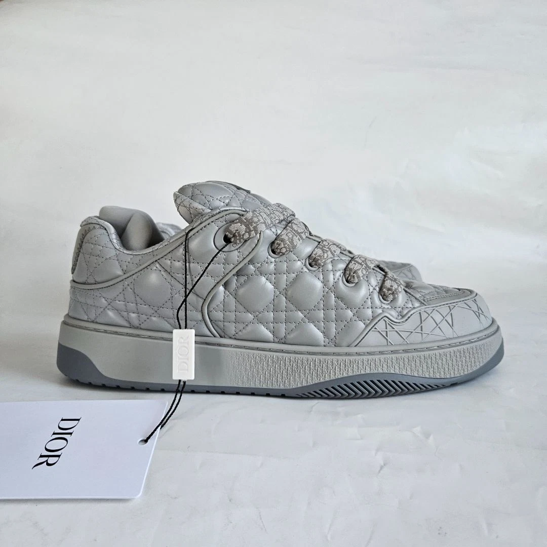 Baskets basses Dior B9S Skater en cuir gris, taille 45