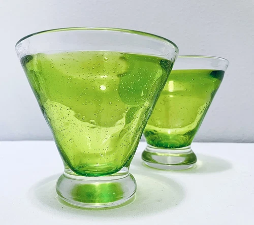Pair of VTG Pottery Barn Hand Blown Lime Green Cocktail Drinking Glasses Bubbles
