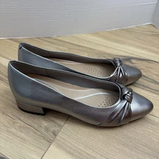 Easy Spirit Secaster  Silver with Bow Block Heel Shoes Women's Size 8 Business