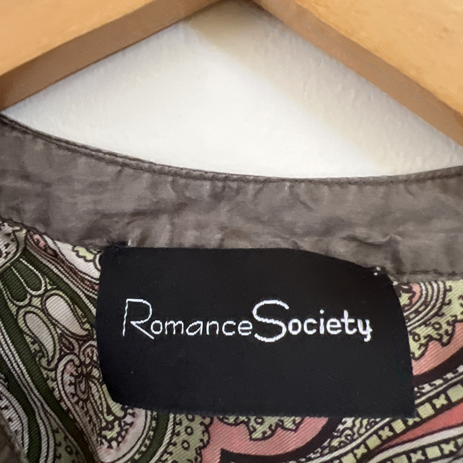Romance Society 100percentSilk Pyjamas With Pockets. Large. As new condition . RR $325 image 3