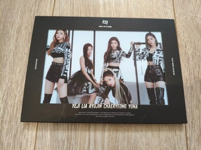 Itzy It'z Me Wannabe Black Album CD Kpop
