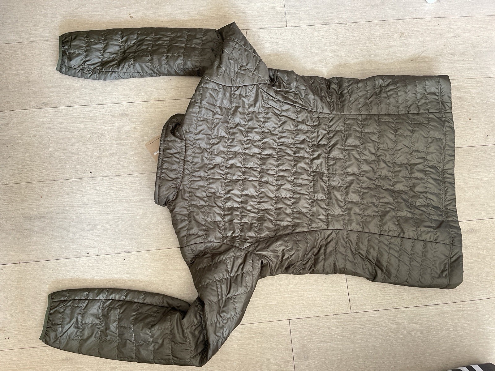 Patagonia Women’s Nano Puff Jacket Camo Green Sz XL NWT Snow Ski Hiking Outdoor thumbnail 7