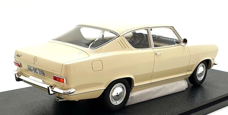 Культовые модели масштаб 1/18 CML137-1 - Opel Kadett B купе 1966 - белый - Изображение 2 из 4