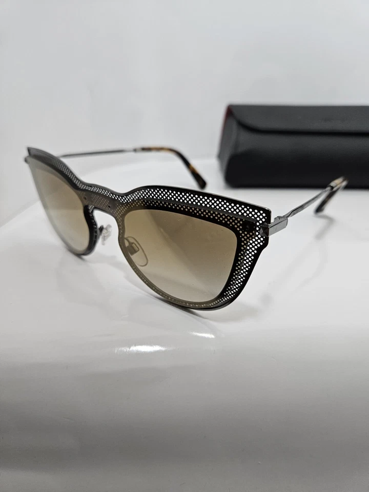 Valentino VA 2018 3005/6E Gunmetal Brown Gradient Sunglasses  - Image 4 of 4