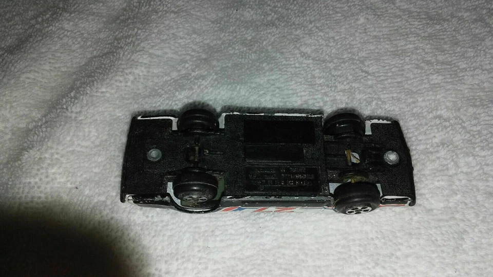 ERTL Winston Cup No27 Cale Yarborough Valvoline Buick Regal (1981) - Изображение 2 из 3