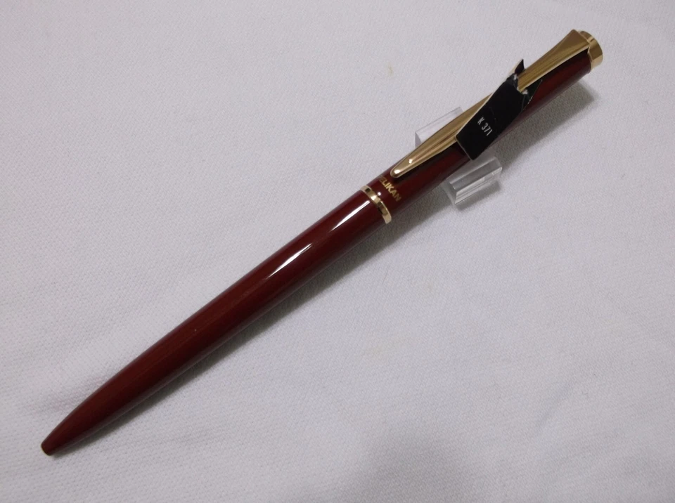 Nuevo bolígrafo Pelikan Classic K371 rojo Foto 3 de 4