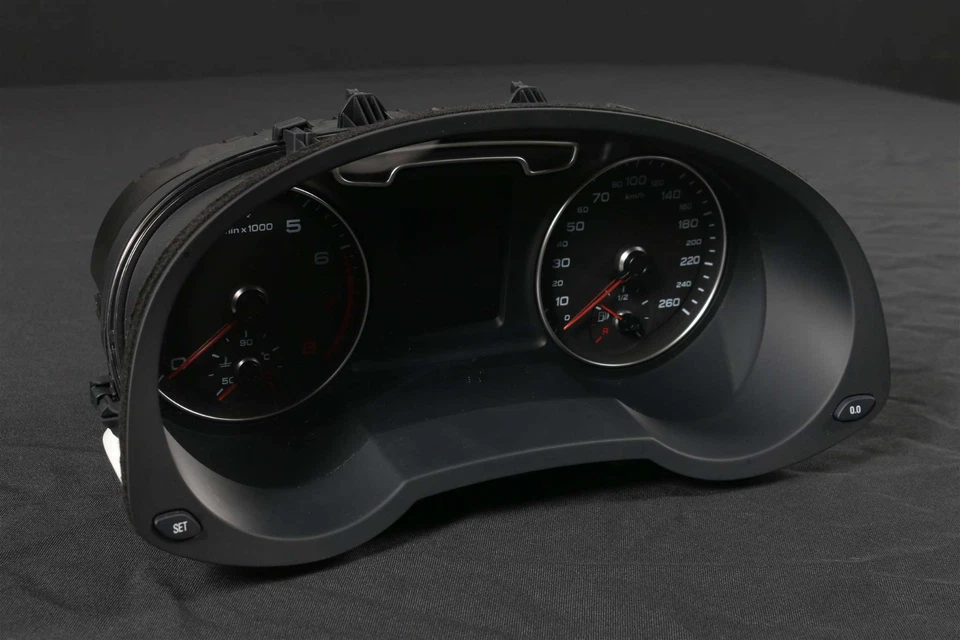 Tacho Kombiinstrument Benziner instrument cluster 8U0920940 Audi Q3 8U - Bild 4 von 4
