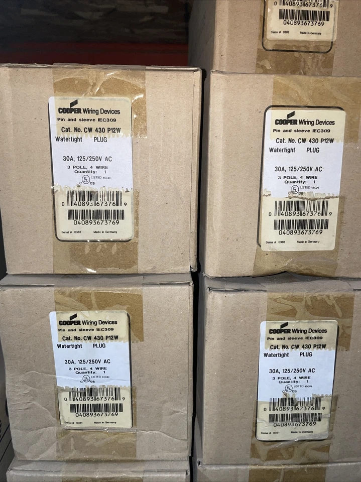🔴Enchufe Cooper CW430P12W, 30A 125/250V 3P/4W pin y funda conector hermético!!️ Foto 3 de 4