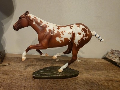 Breyer 2026  Buenos Aires Collector Club Exotic Destinations Series