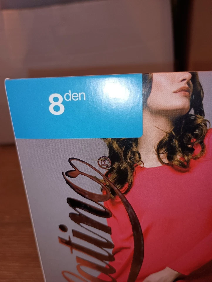 PLATINO BLOGGER 8 Denier Ultra Sheer Pantyhose Caresse - Image 4 of 4