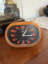 Sch&ouml;ner Vintage seltener orangefarbener Kavalier Mid Century Modern Junghans Reisewecker