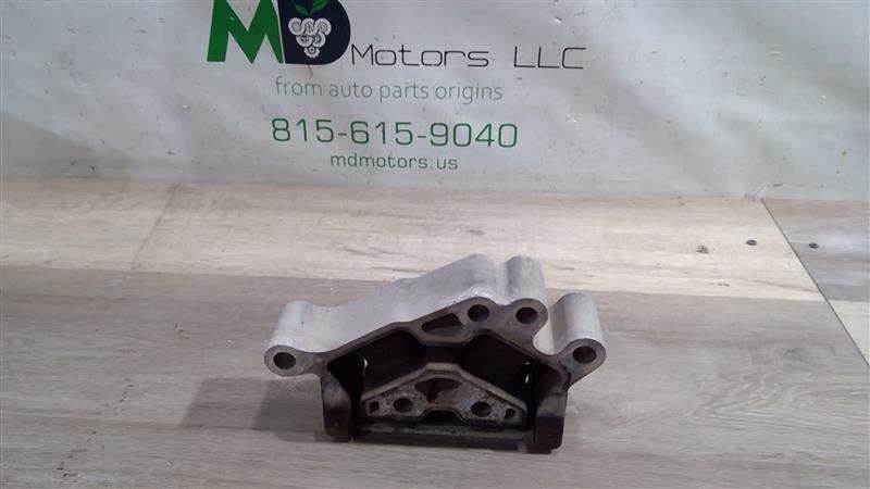 2020-2022 FORD EXPLORER TRANSMISSION MOUNT SUPPORT BRACKET OEM