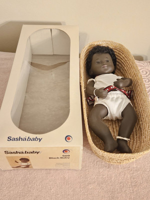 Sasha Black Baby Girl 509 Made in England Trendon Eskimo Basket & White Suit