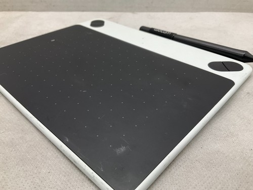 Wacom Intuos Pen Tablet CTL-490 Graphics Drawing Tablet - Picture 5 of 6