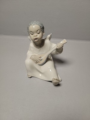 LLADRO  African American Angel Boy Playing Mandolin 4537 No Box