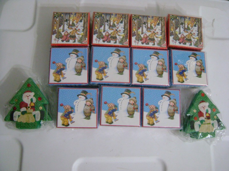 GIFT BOXES/LIDS DECORATIVE LOT (13) FROSTY,SANTA 3"x 3 1/2" GIFT EMPTY NWTGS