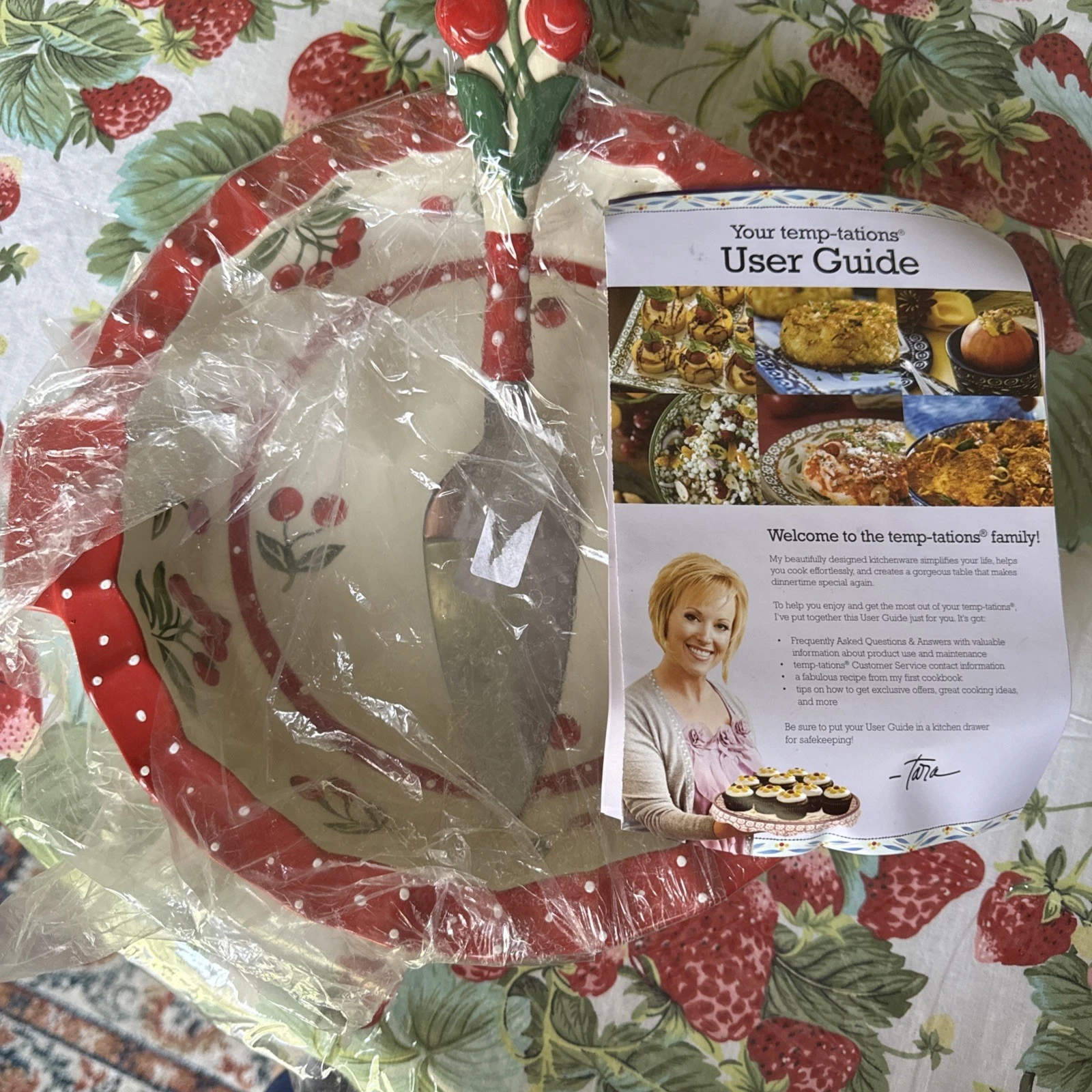 Temptations By Tara Cherry Jubilee Pie Plate + Server Oven Safe Baking Dish 9 in
Opens in a new wind