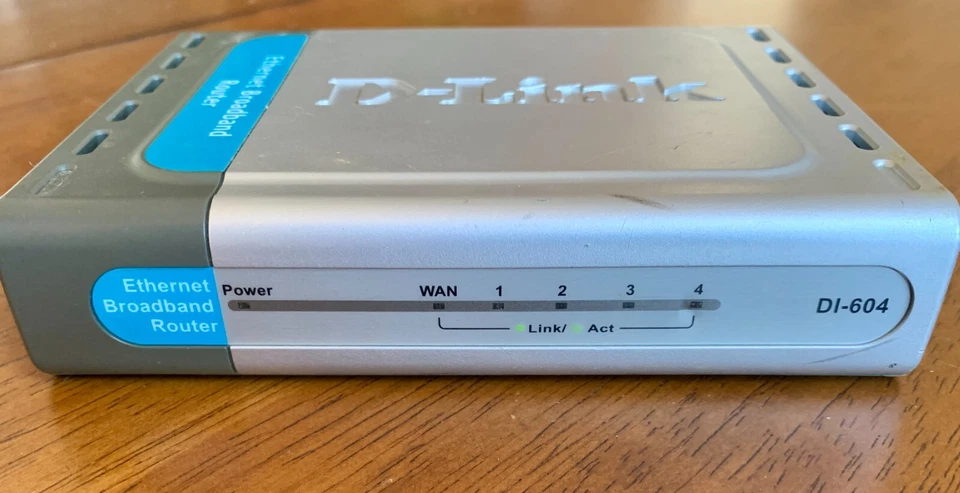 D-Link DI-604 Cable/DSL Router 10/100Mbps 4-Port Switch - Image 2 of 4