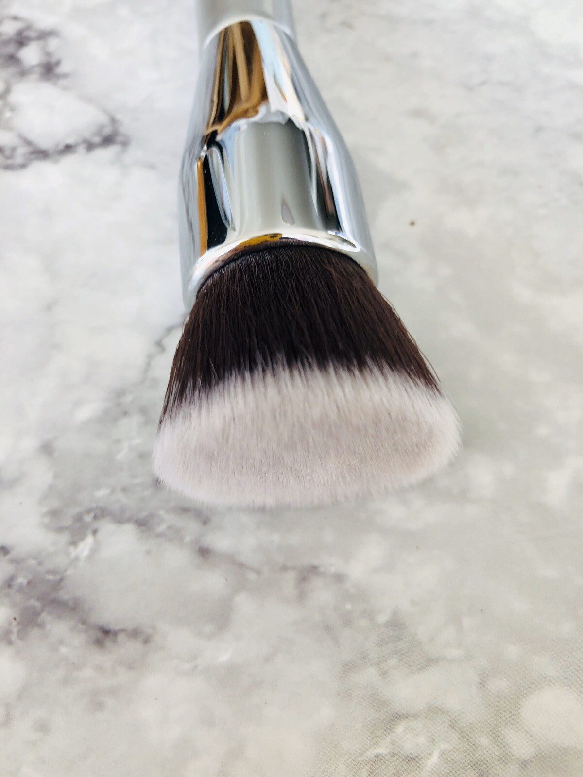 IT Cosmetics For Ulta Airbrush Buffing Foundation Brush 110 eBay