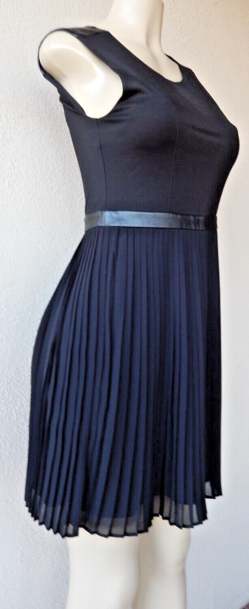 Forever 21 Pleated Chiffon Sleeveless pleated Black Dress Side Zipper Size  S